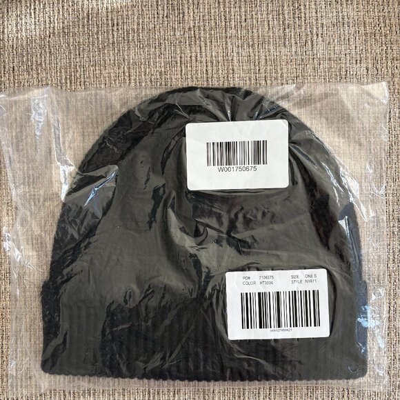 Madewell Knit Beanie in Wool Blend NWT - Picture 2 of 2